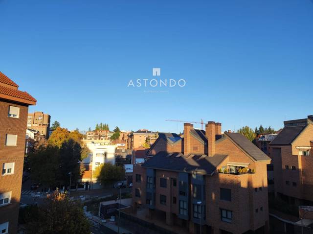 Piso en Venta en Torrelaguna en Colina