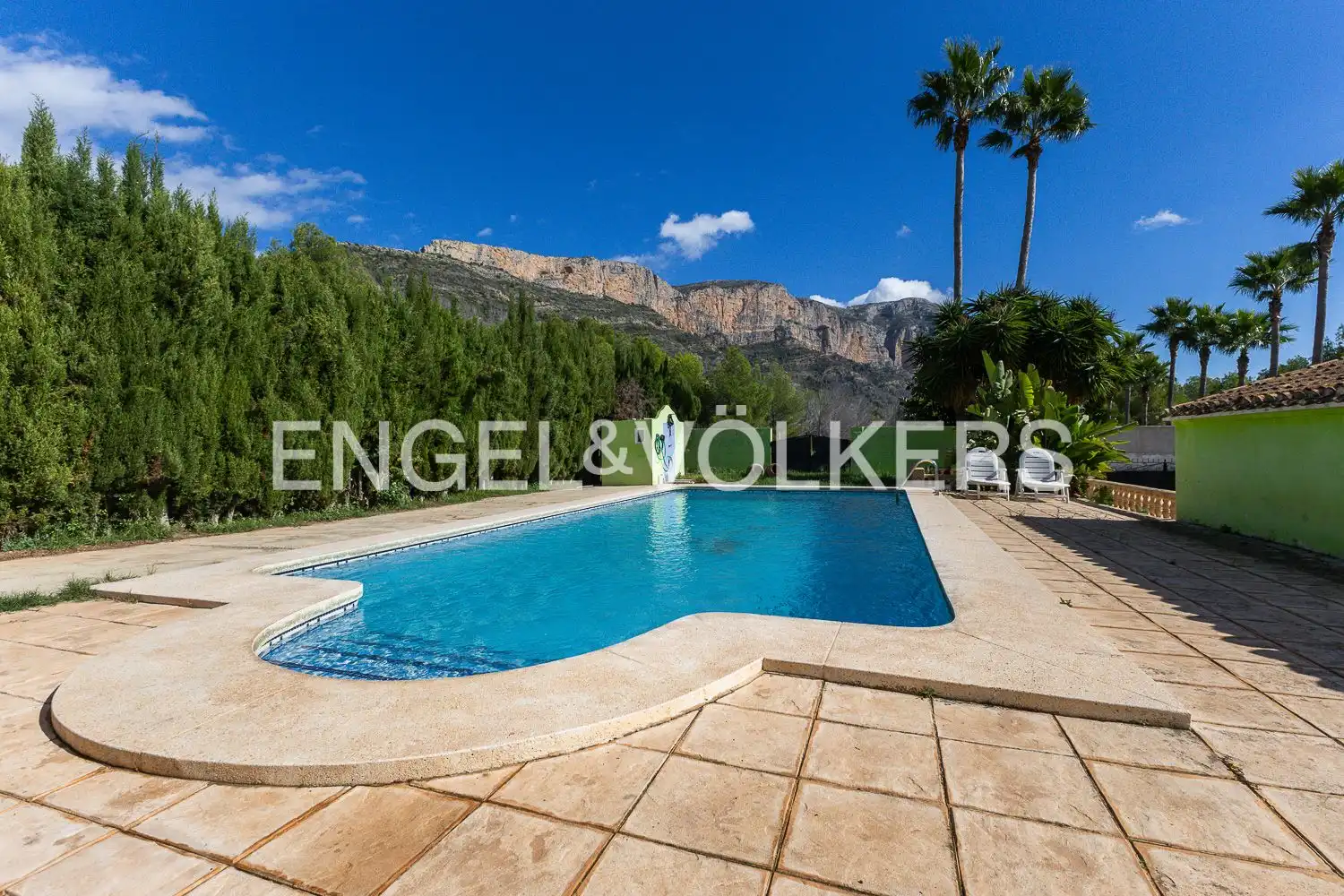 Vista exterior de Casa o chalet en venta en Dénia con Calefacción, Jardín privado y Parquet