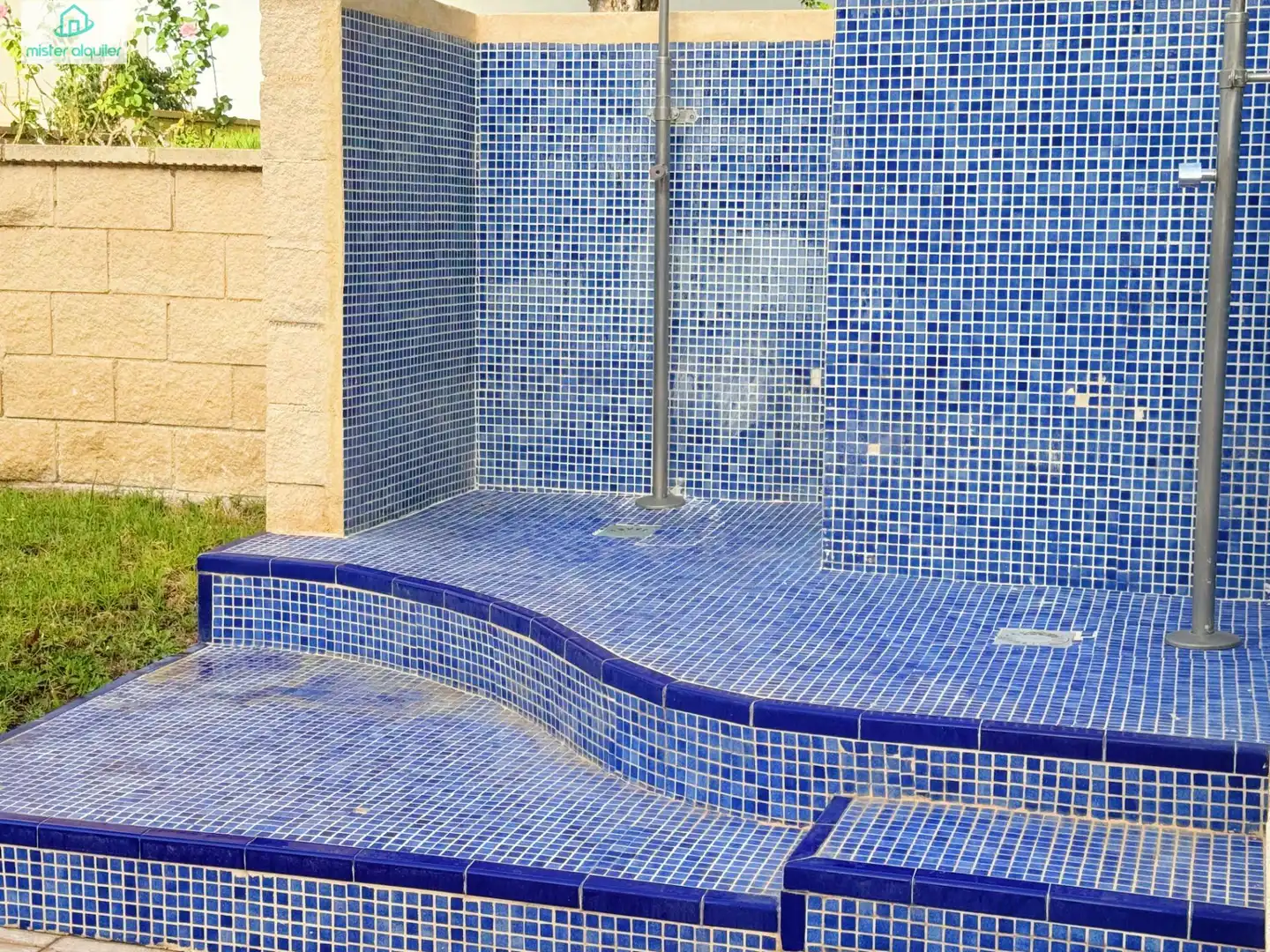 Piscina de Apartamento de alquiler en El Campello con Aire acondicionado, Jardín privado y Terraza