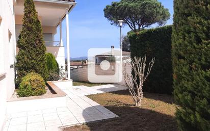 Jardí de Casa o xalet en venda en Aiguaviva amb Aire condicionat, Terrassa i Piscina