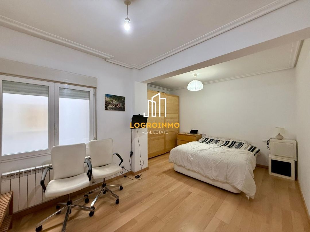 Bedroom of Flat for sale in  Logroño  with Heating, Terrace and Storage room