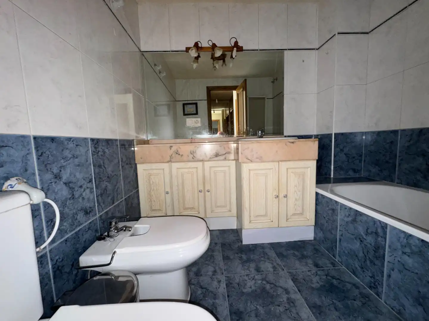 Bany de Apartament de lloguer en Ponferrada amb Calefacció, Parquet i Traster