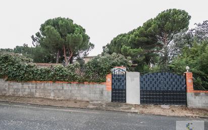 Vista exterior de Casa o xalet en venda en Peñalba de Ávila amb Jardí privat i Piscina