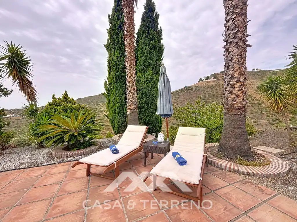 Terrassa de Casa o xalet en venda en Canillas de Albaida amb Aire condicionat, Calefacció i Jardí privat