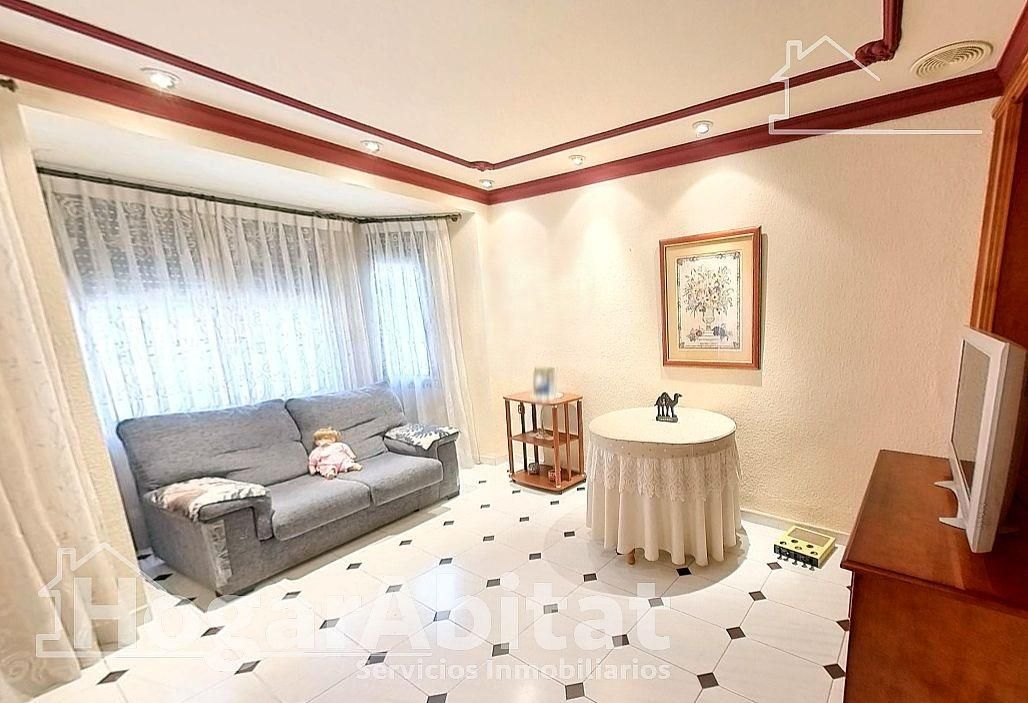 Dormitori de Pis en venda en Silla amb Balcó