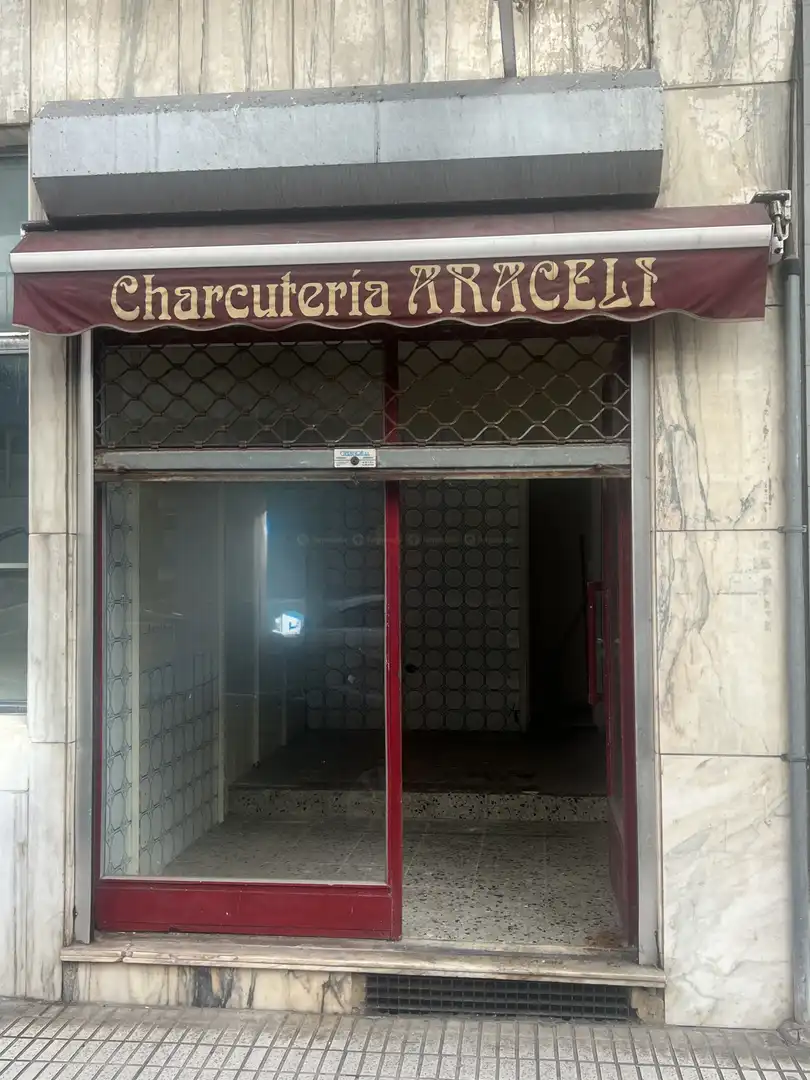 Local de alquiler en Gijón - calle ezcurdia, La Arena