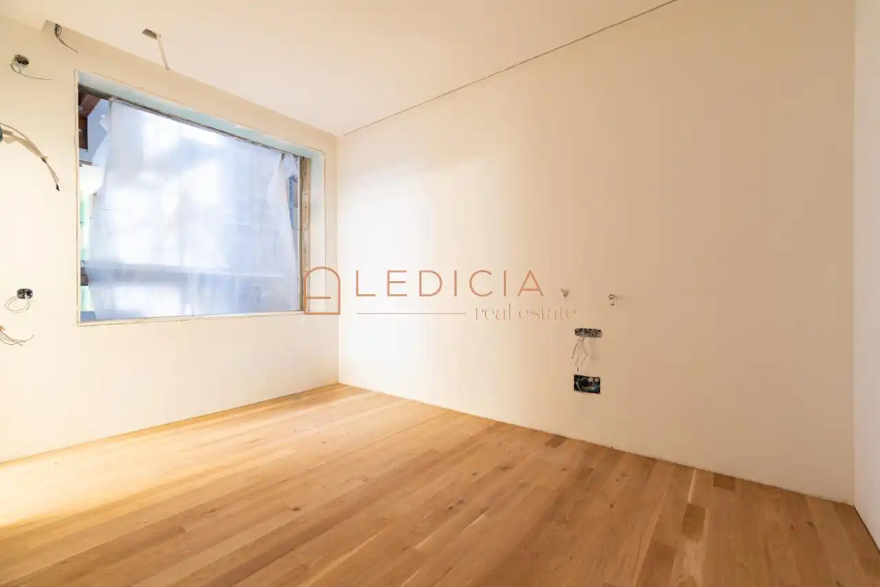 Bedroom of Flat for sale in Vigo   with Heating, Terrace and Furnished