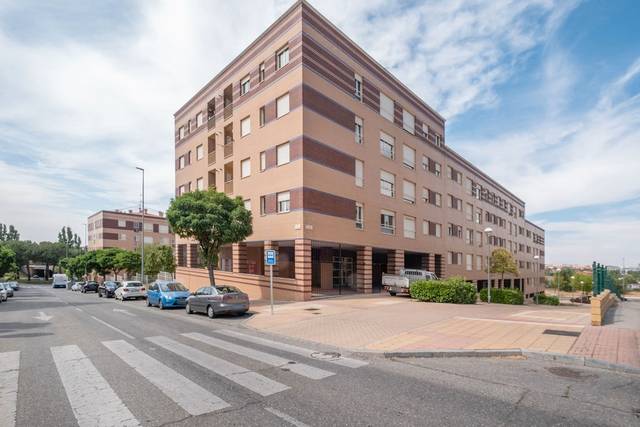 Piso en Venta en C/ Alcalde Bravo García en Tejares - Chamberí - Alcades