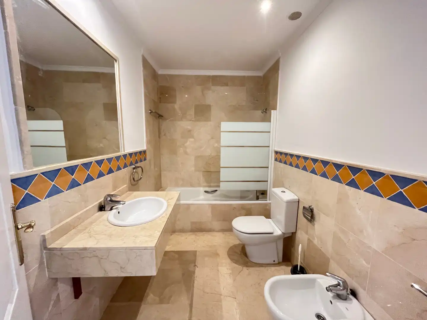 Bathroom of Flat for sale in Marbella  with Air Conditioner, Terrace and Storage room