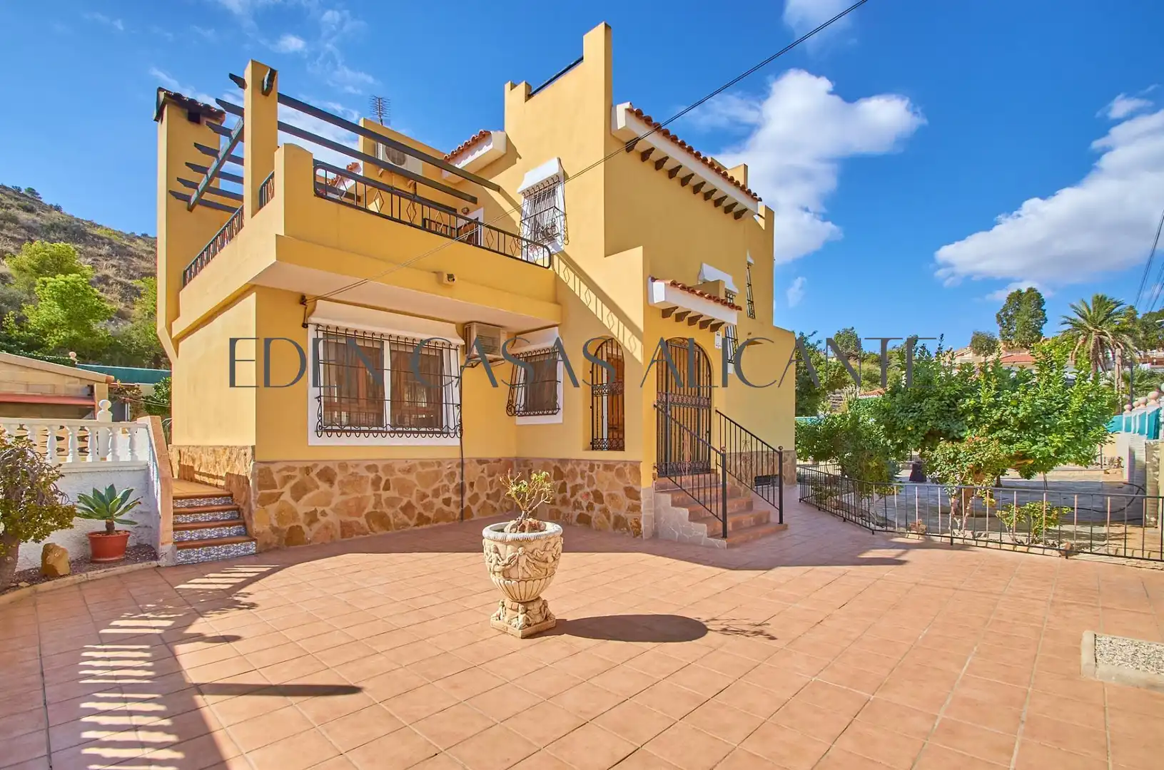 Villa mit Terrasse zum Verkauf in Avenida ORIOLA, imagen 2