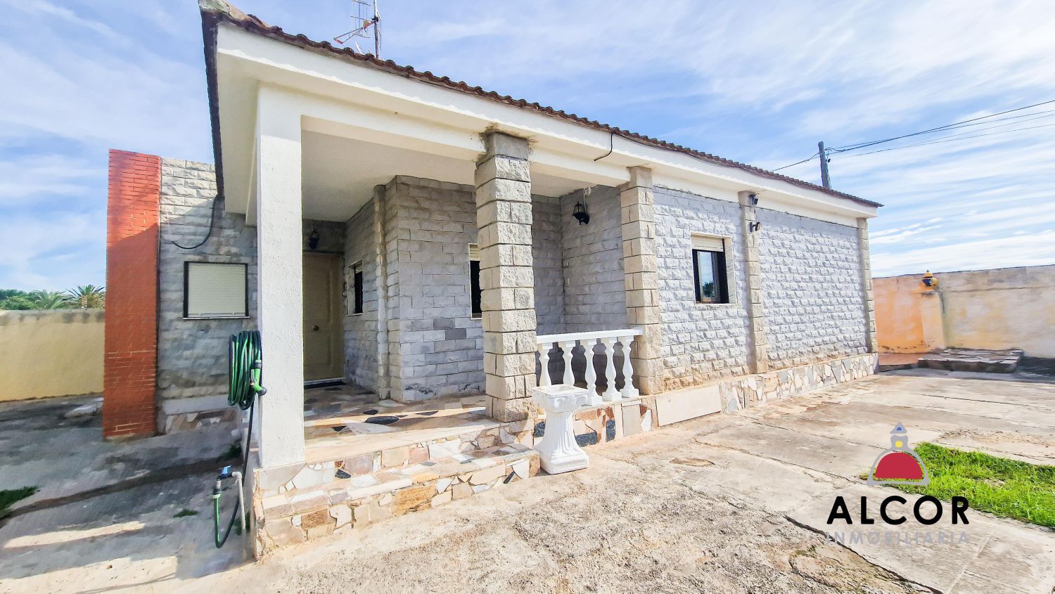 Exterior view of House or chalet for sale in Benicarló  with Private garden and Storage room