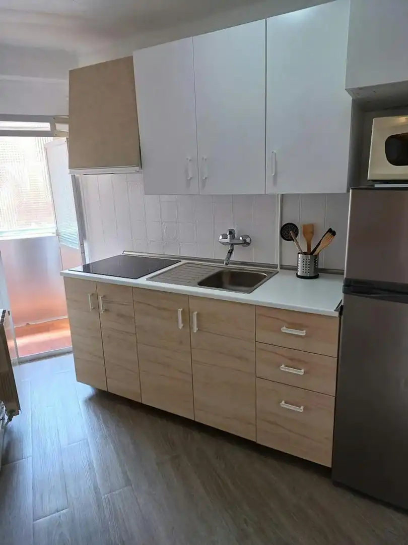 Cocina de Piso para compartir en Madrid con Lavadora
