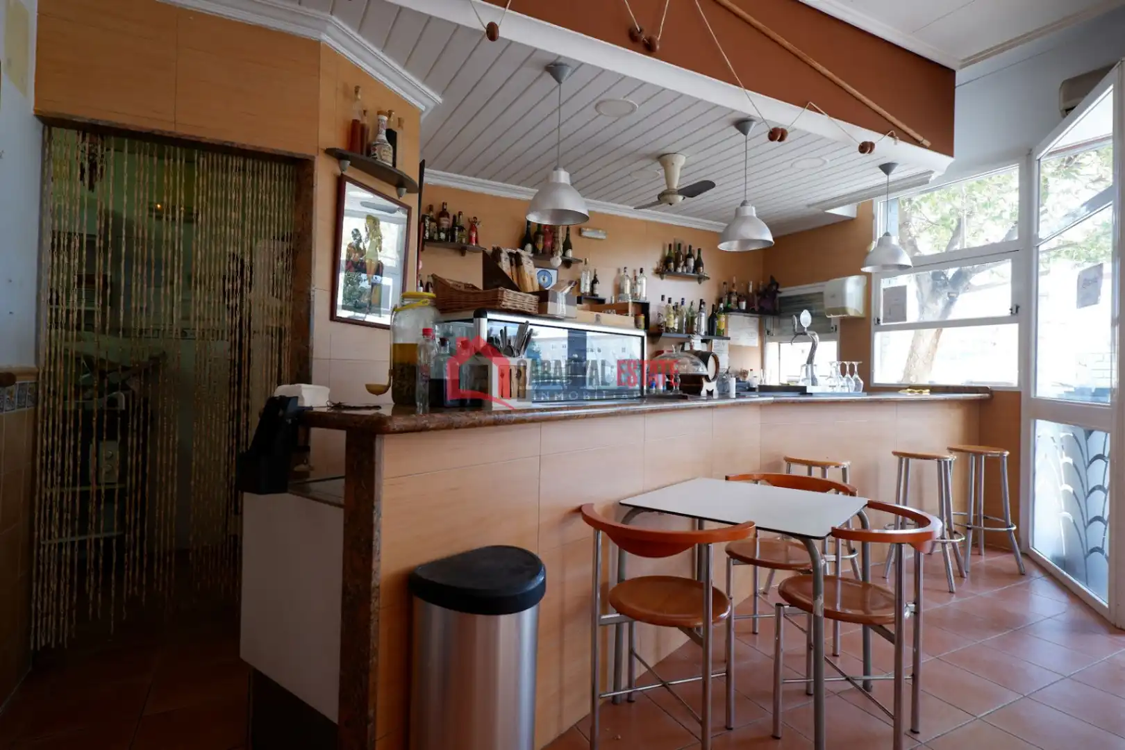 Local en venta en Valencia con Aire acondicionado y Amueblado