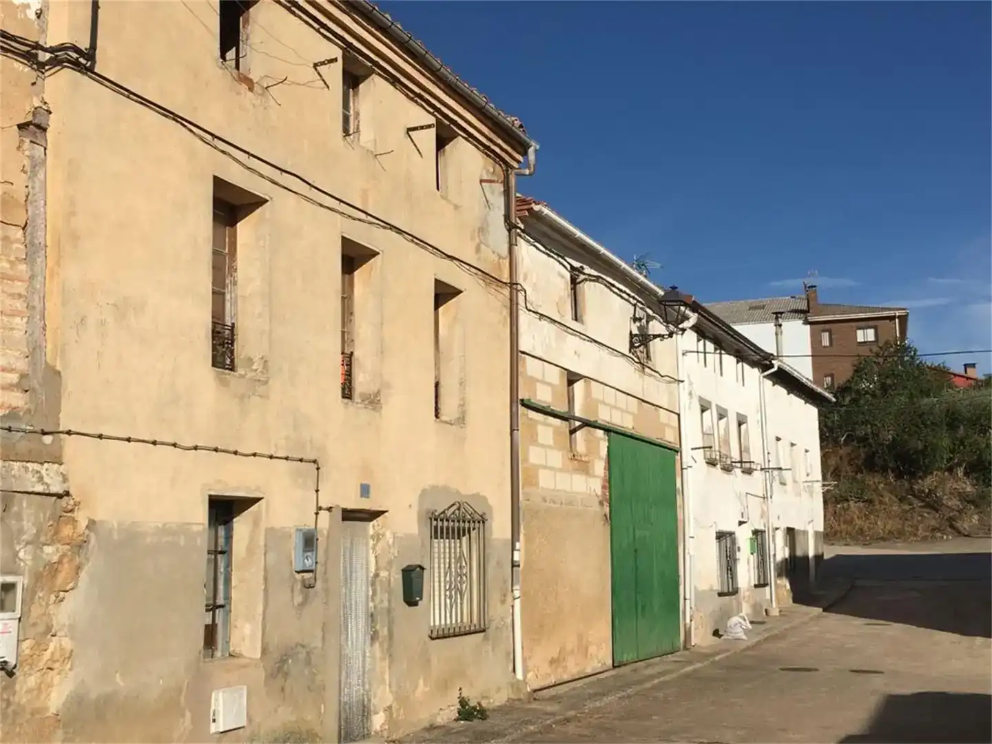 Vista exterior de Casa adosada en venta en Miraveche, Burgos