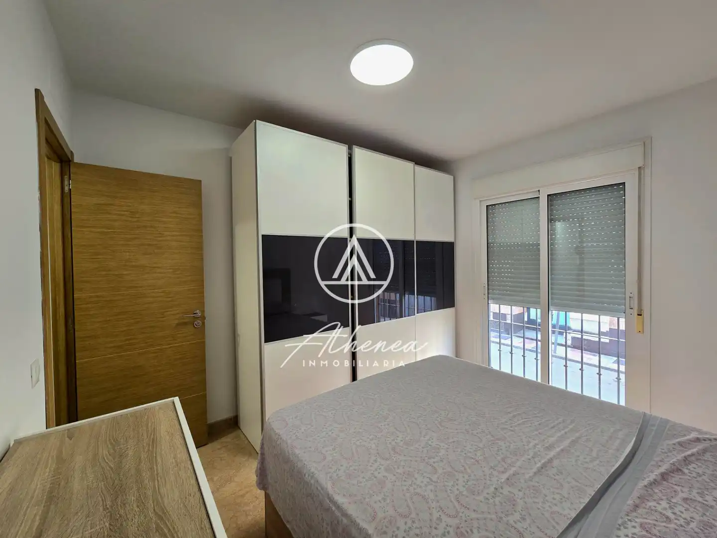 Habitación de Piso en venta en Roquetas de Mar con Amueblado, Horno y Microondas