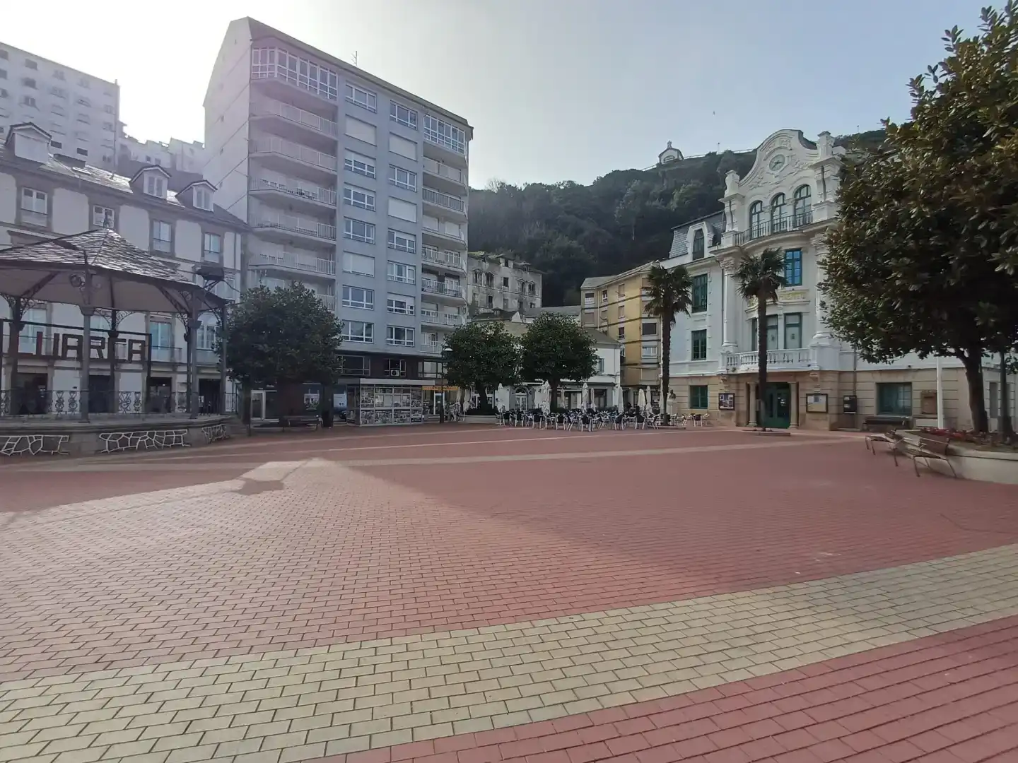 Vista exterior de Casa adosada en venda en Valdés - Luarca amb Parquet, Forn i Rentadora