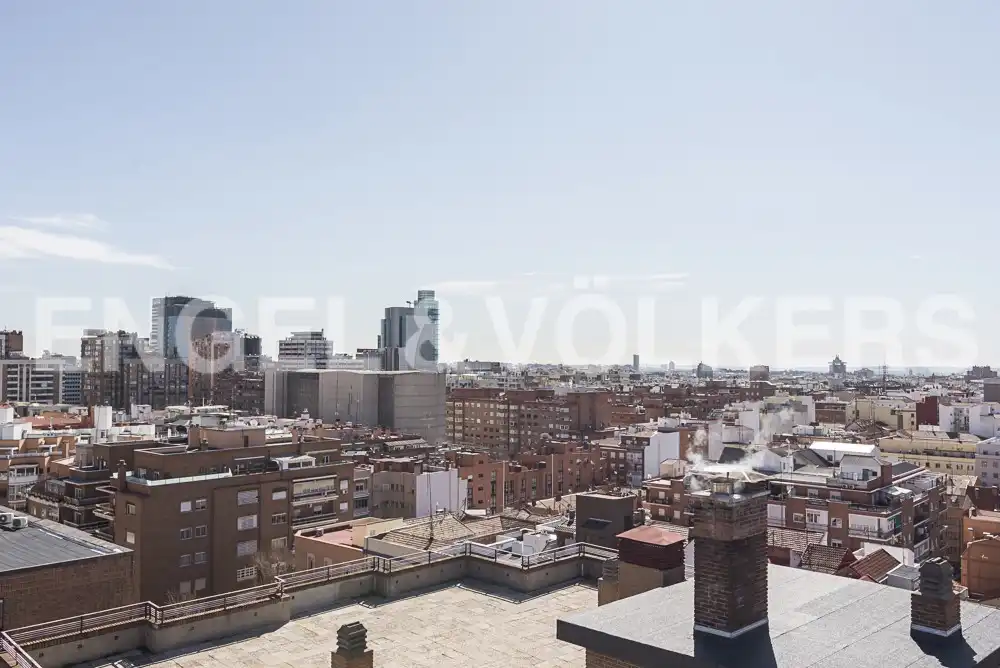 Außenansicht von Wohnung zur Miete in Madrid mit Klimaanlage, Heizung und Möbliert
