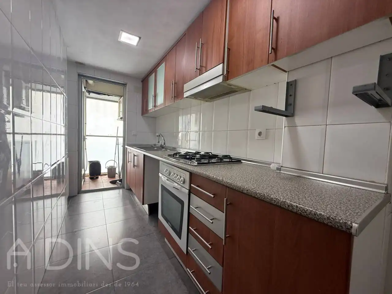 Flat with lift to rent in Calle Avda. Rivoli, imagen 2