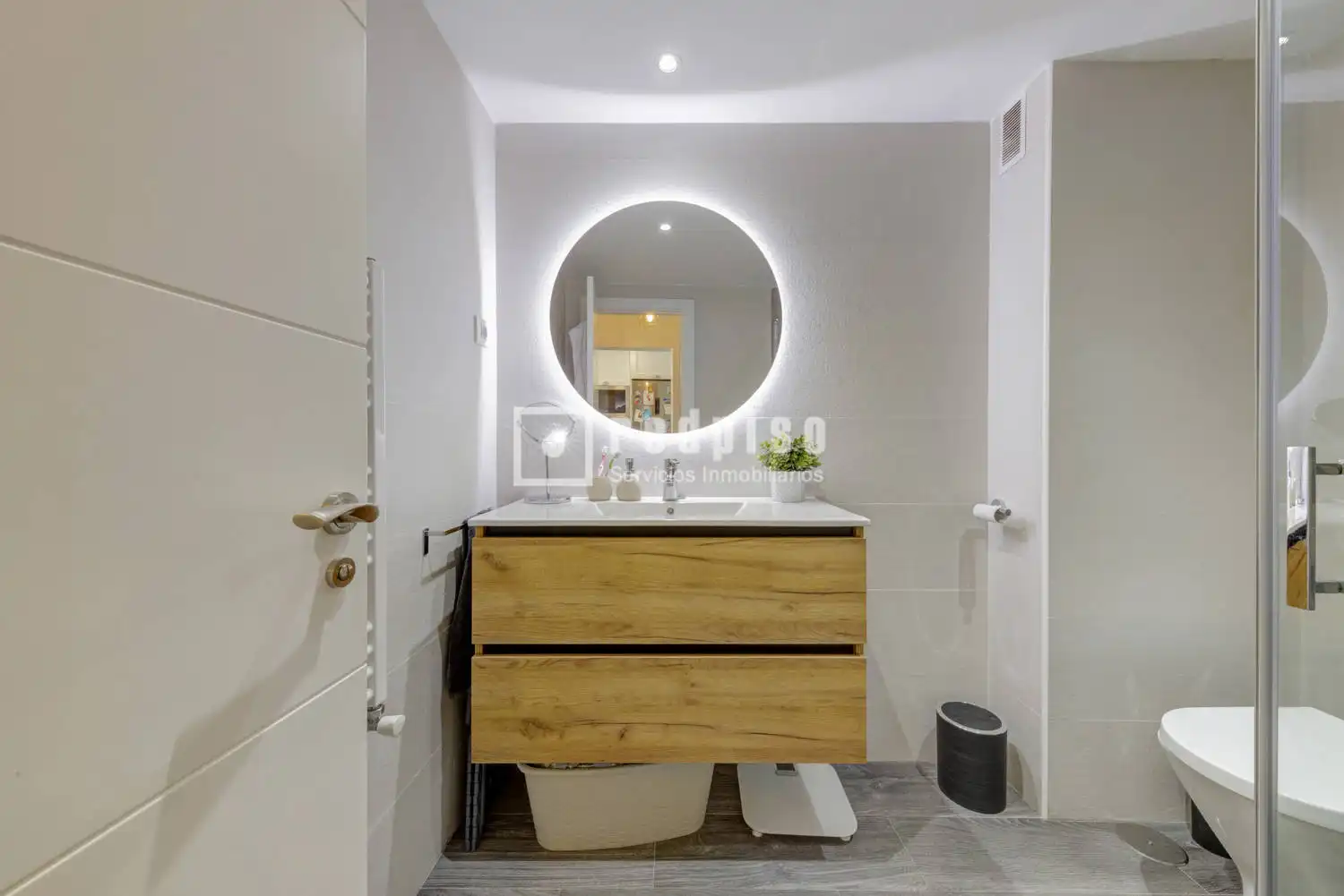 Bathroom of Flat for sale in Pozuelo de Alarcón  with Air Conditioner, Heating and Terrace