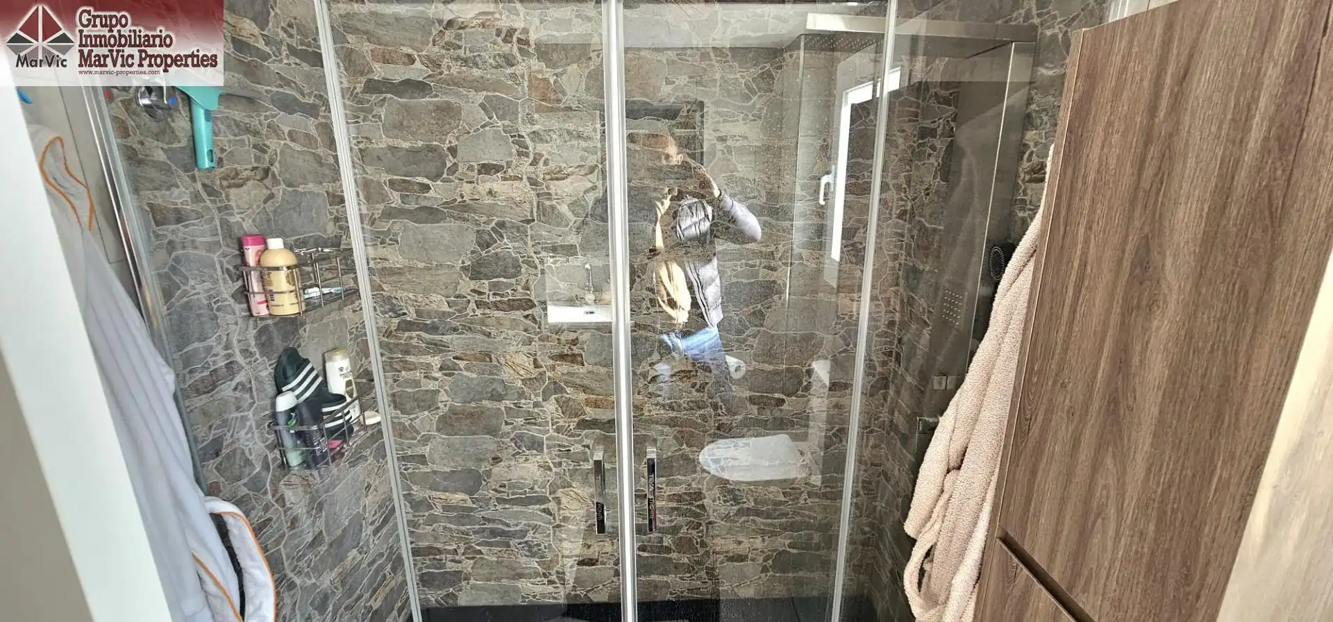 Bany de Casa o xalet en venda en La Nucia amb Aire condicionat, Jardí privat i Terrassa