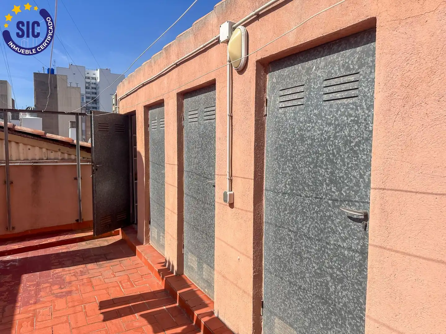 Vista exterior de Piso en venta en Castellón de la Plana / Castelló de la Plana con Calefacción, Trastero y Amueblado