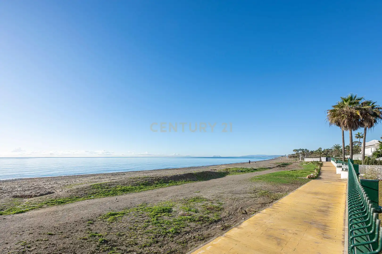 Casa adosada en venta en Estepona con Aire acondicionado, Trastero y Piscina comunitaria