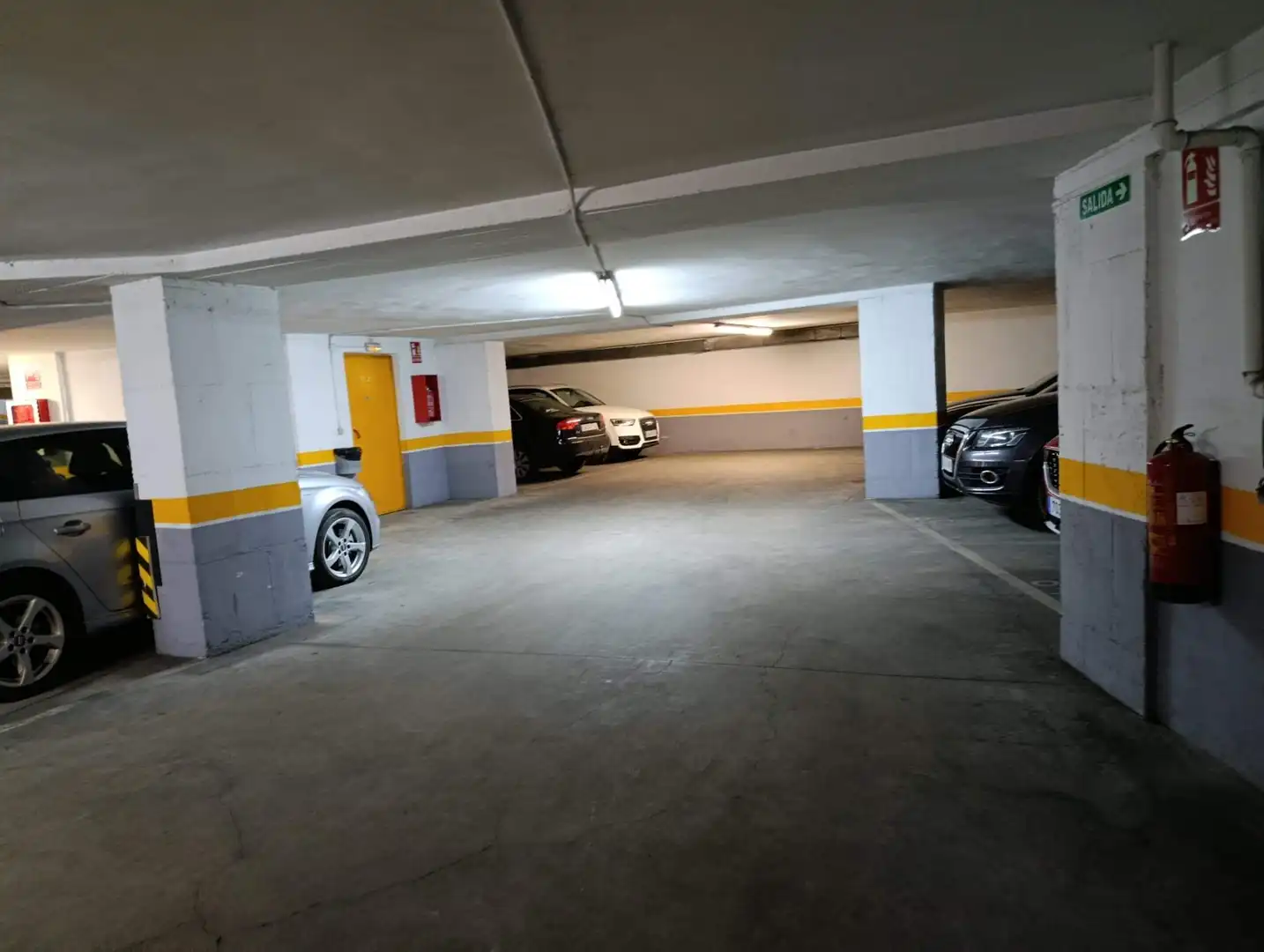 Parkplatz von Wohnung zum Verkauf in León Capital  mit Heizung, Terrasse und Abstellraum