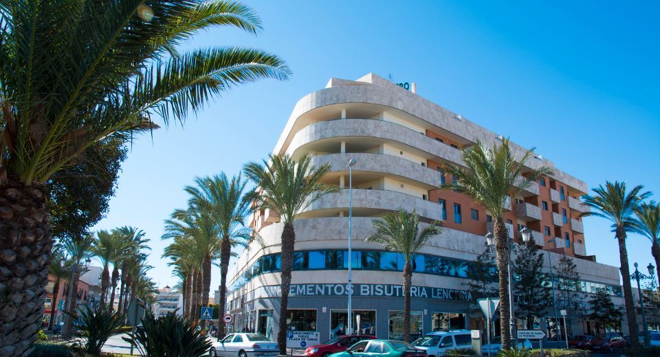 Exterior view of Flat for sale in Roquetas de Mar  with Terrace and Oven