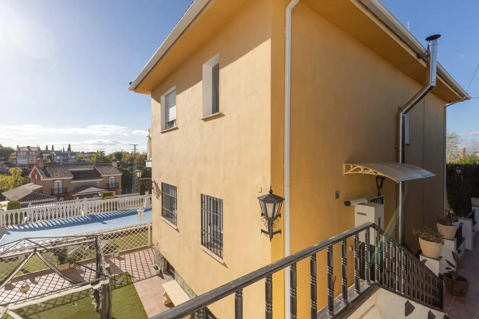 Vista exterior de Casa o xalet en venda en Gójar amb Calefacció, Jardí privat i Terrassa