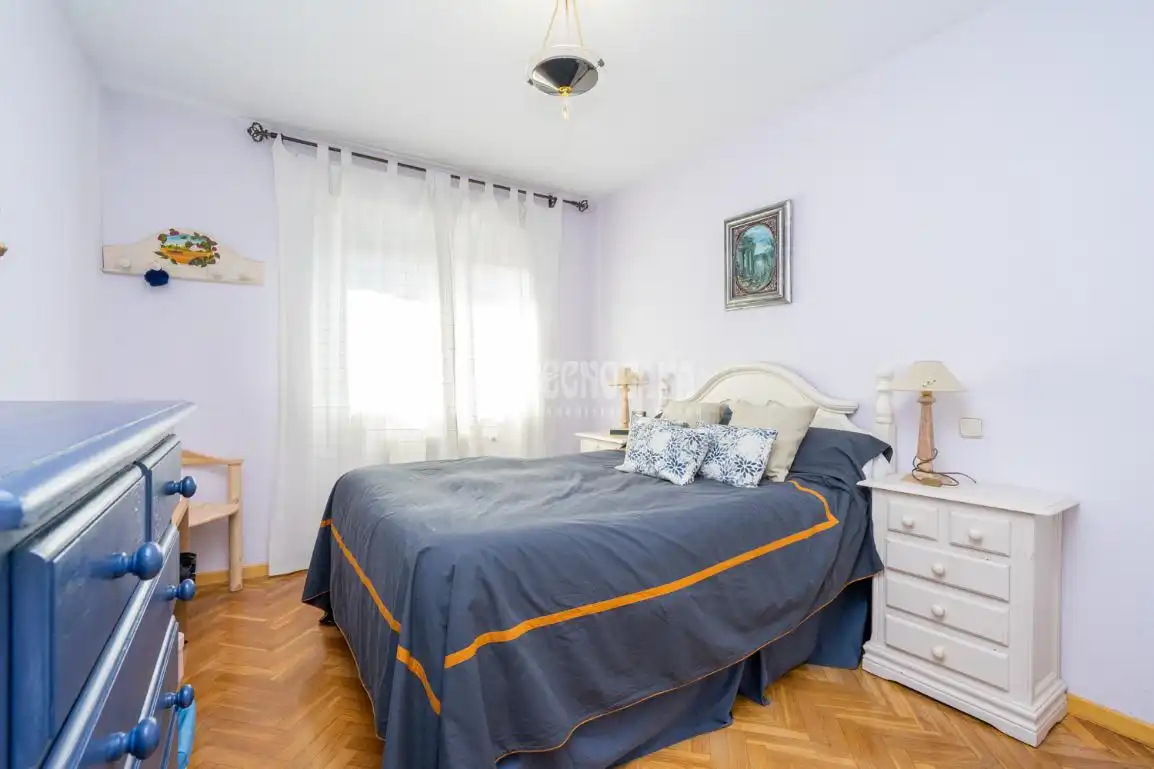 Habitación de Casa adosada en venta en Colmenar Viejo con Aire acondicionado, Jardín privado y Terraza