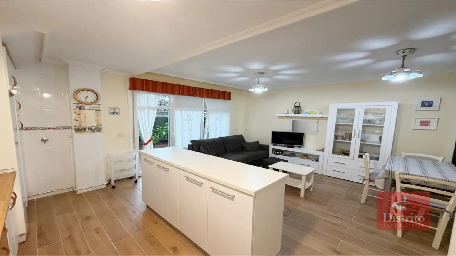 Wohnzimmer von Wohnung zur Miete in Ribamontán al Mar mit Heizung, Abstellraum und Möbliert