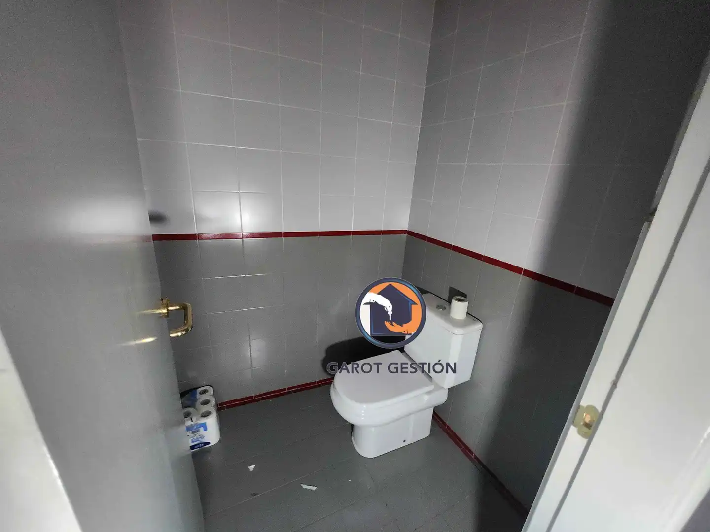 Baño de Local de alquiler en Guadalajara con Calefacción