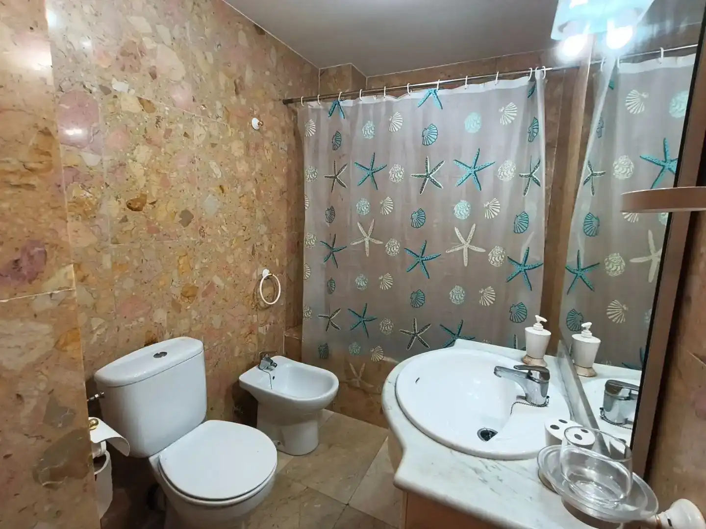 Badezimmer von Wohnung zum Verkauf in  Huelva Capital mit Balkon