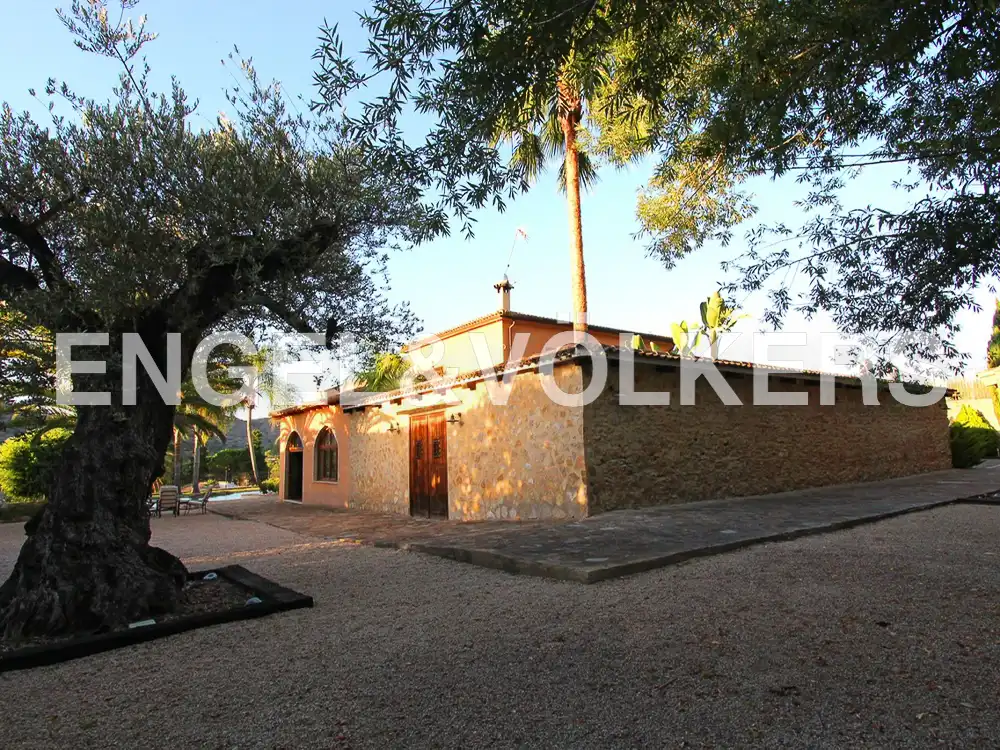 Vista exterior de Casa o xalet en venda en Xàtiva amb Aire condicionat, Calefacció i Jardí privat