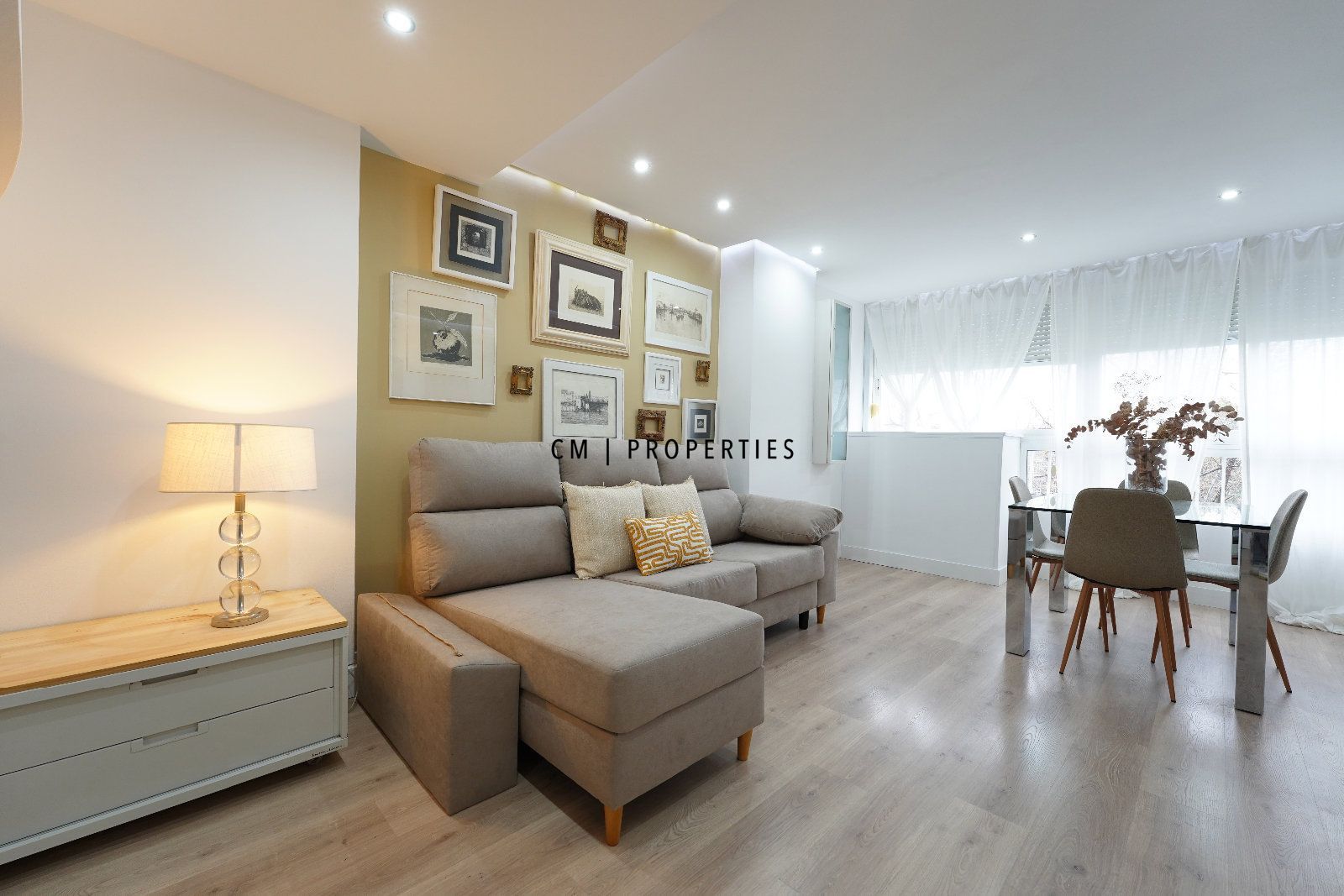 Sala d'estar de Dúplex de lloguer en  Valencia Capital amb Aire condicionat, Calefacció i Parquet