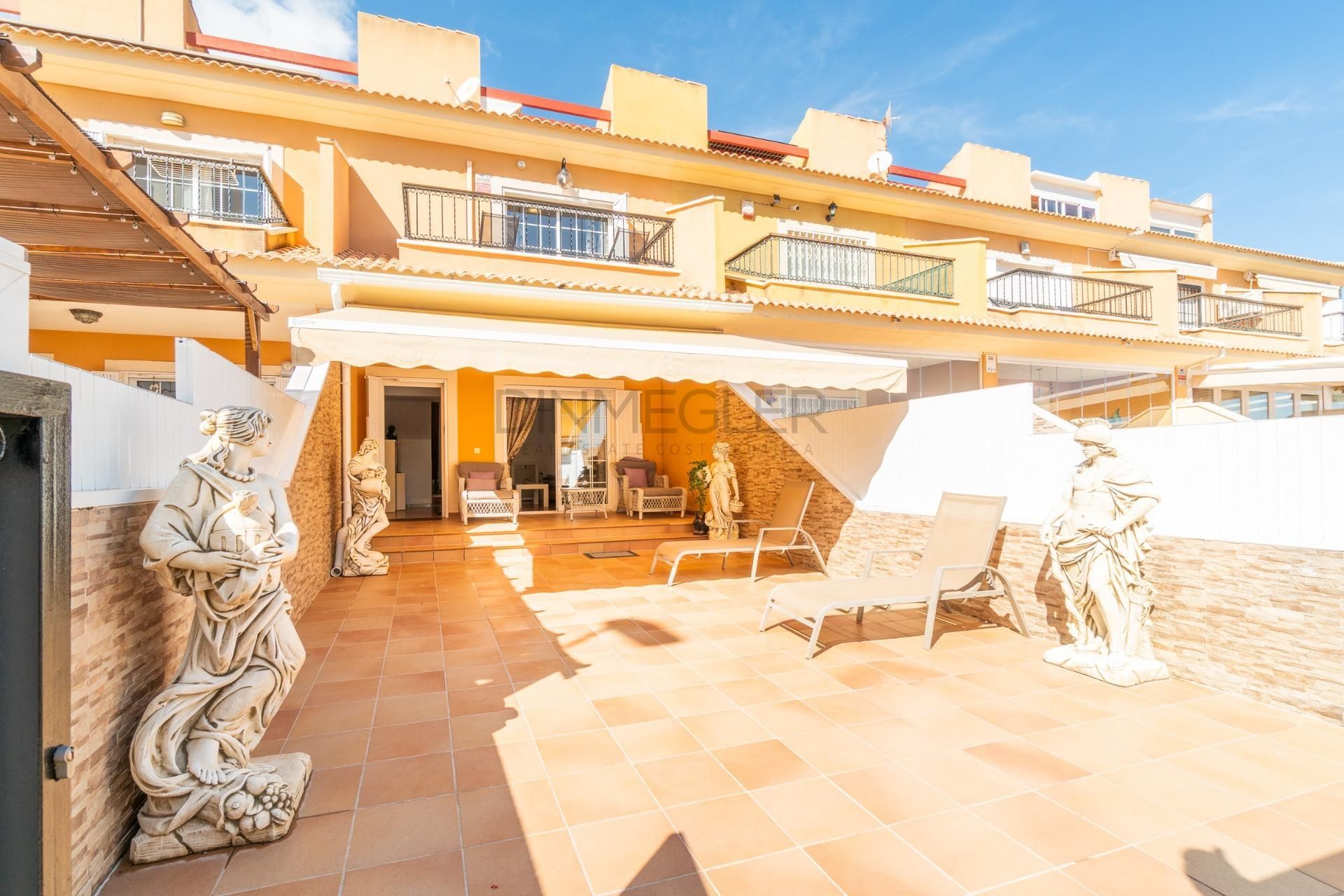 Terraza de Casa adosada en venta en Orihuela con Aire acondicionado, Jardín privado y Terraza