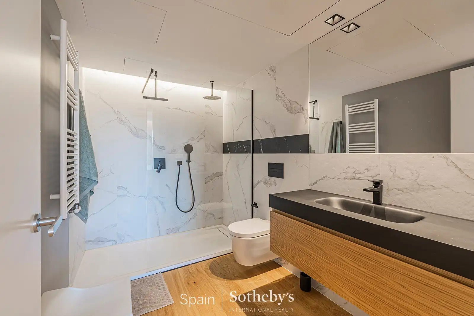 Bathroom of Apartments for sale in Barcelona  with Air Conditioner, Heating and Terrace
