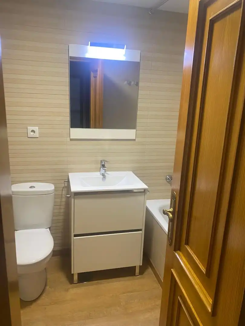 Bathroom of Flat for rent in Getafe  with Air Conditioner, Heating and Terrace