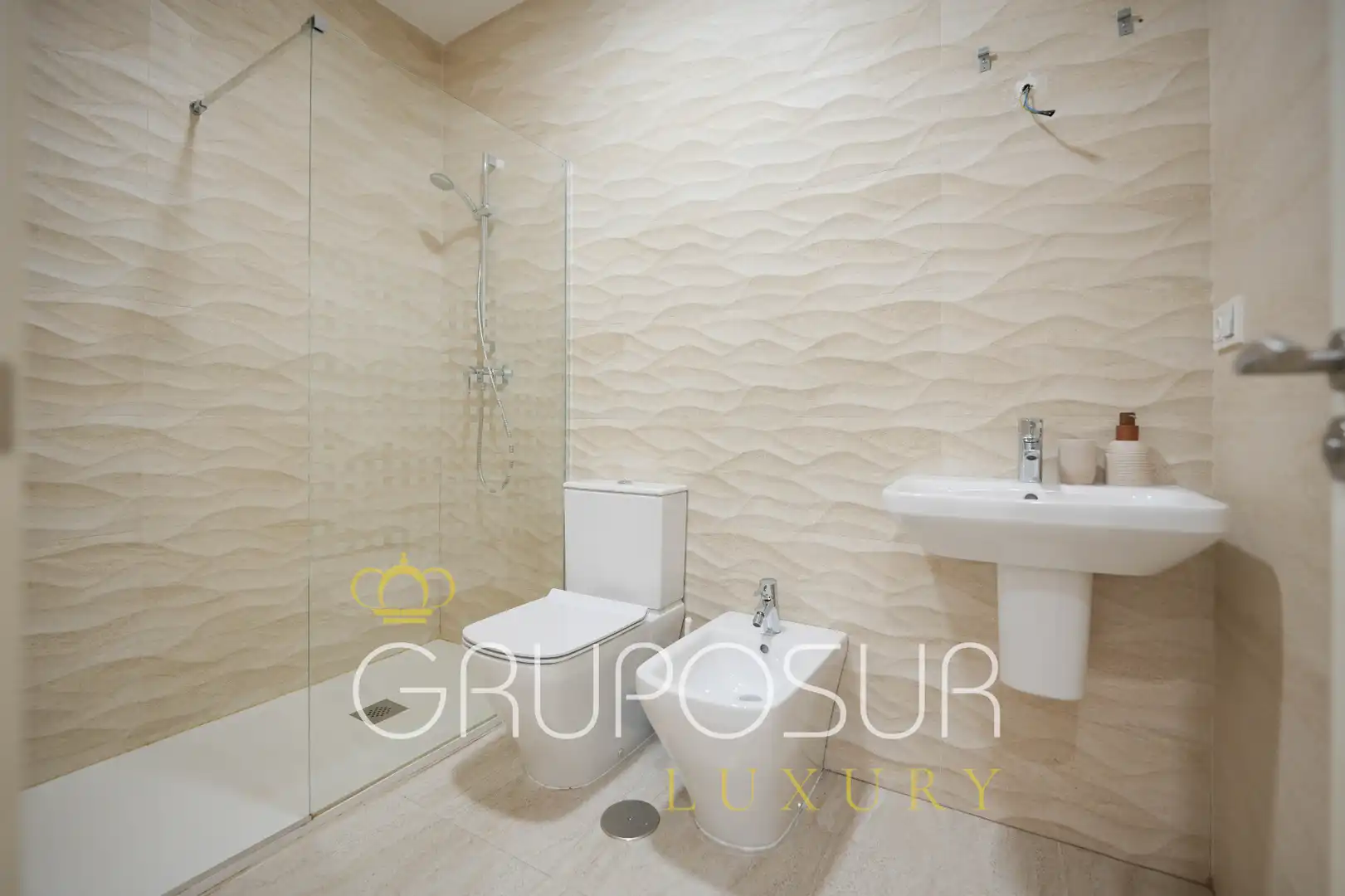 Badezimmer von Dachboden zum Verkauf in Valladolid mit Heizung, Parkett und Abstellraum