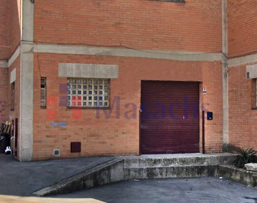 Vista exterior de Nau industrial de lloguer en Rubí
