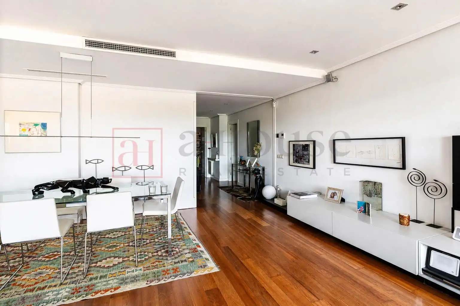 Wohnzimmer von Erdgeschoss zum Verkauf in Madrid mit Klimaanlage, Heizung und Privatgarten