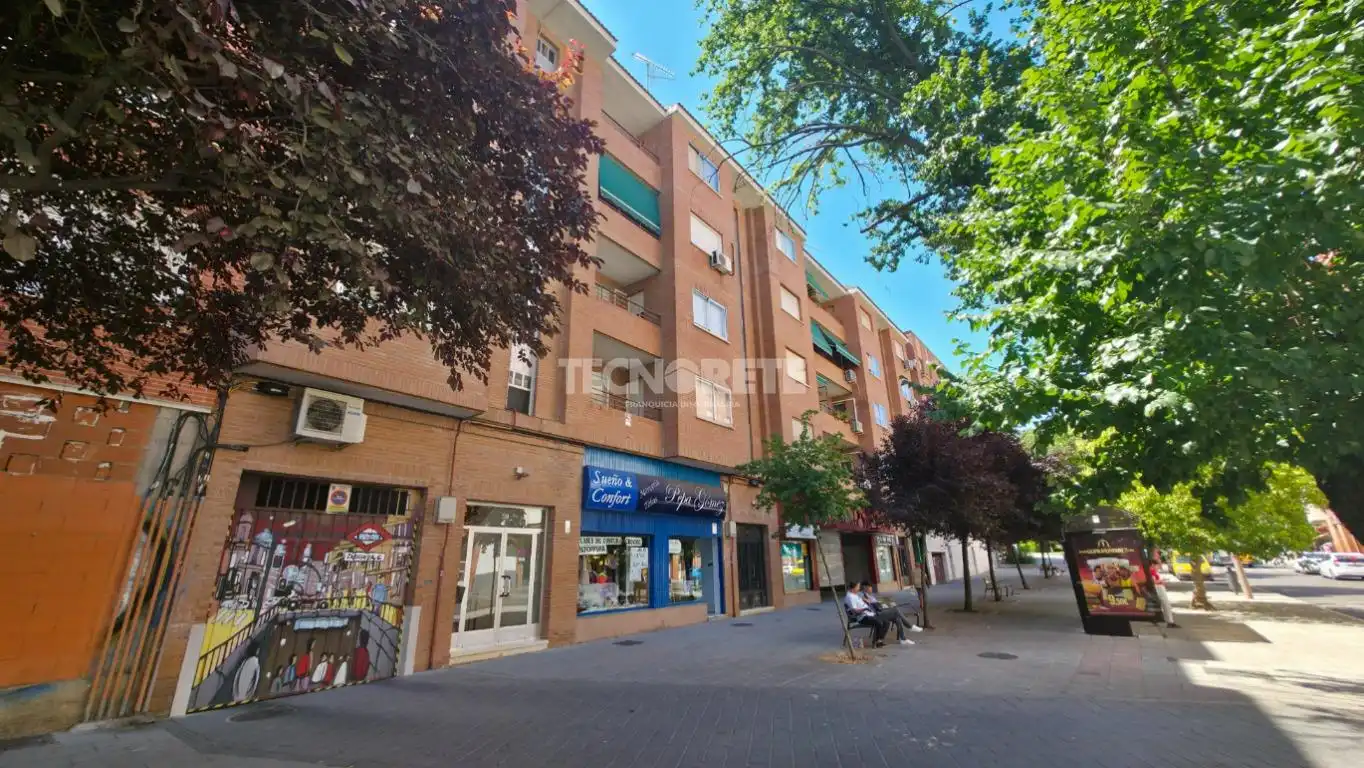 Vista exterior de Piso en venta en Guadalajara con Aire acondicionado, Calefacción y Balcón