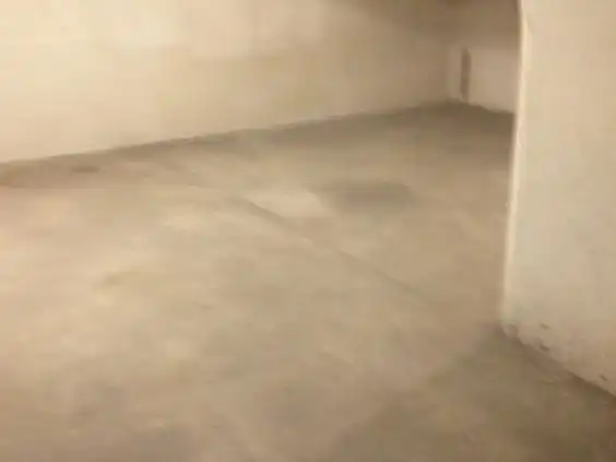 Garage for sale in Salt