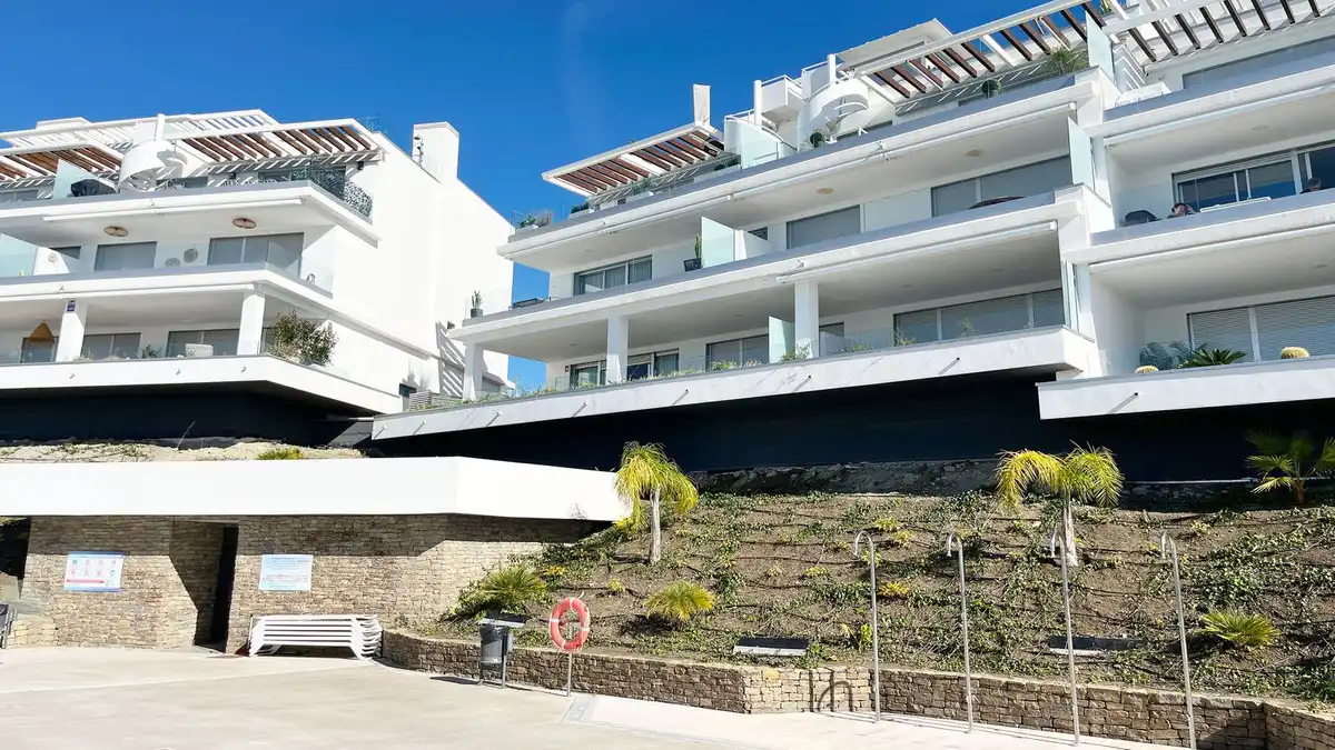Vista exterior de Ático en venta en Estepona con Aire acondicionado, Terraza y Trastero