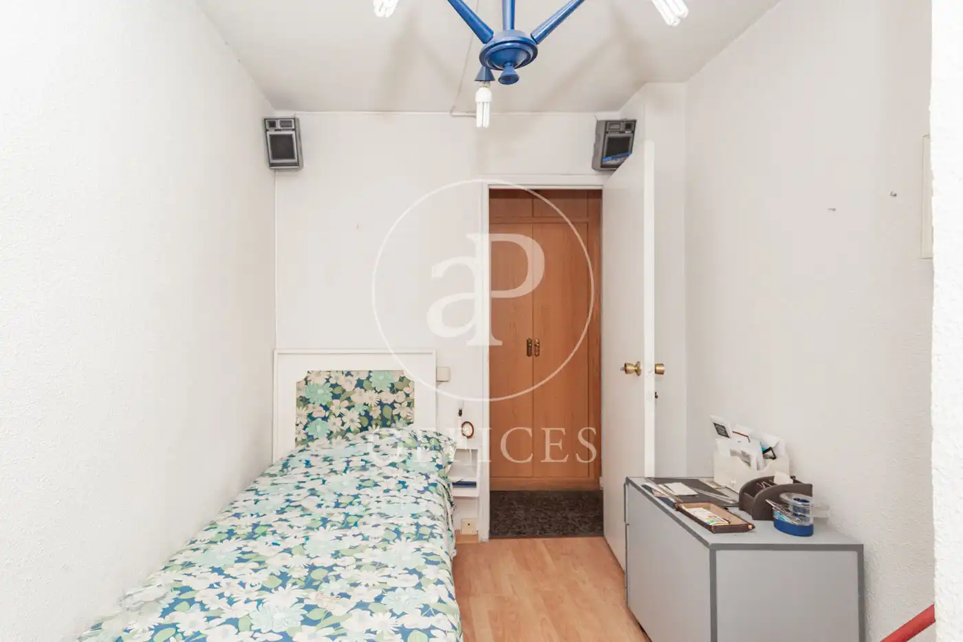 Habitación de Oficina en venta en Madrid con Calefacción