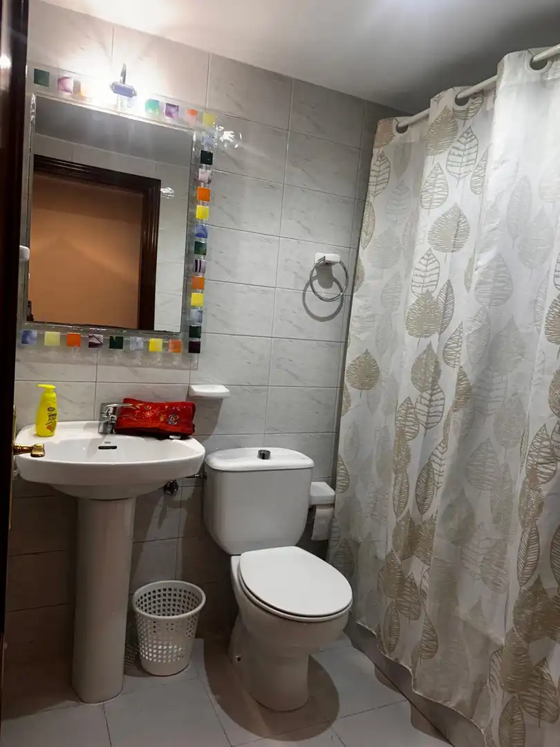 Baño de Piso en venta en Oviedo  con Calefacción, Parquet y Trastero
