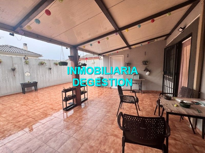 Terrace of Single-family semi-detached for sale in Linares  with Air Conditioner, Private garden and Oven