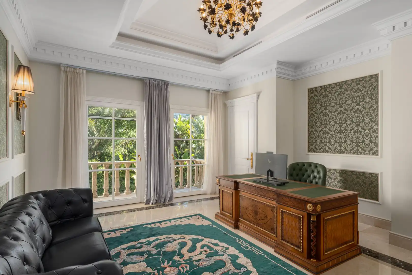 Sala de estar de Casa o chalet en venta en Marbella con Aire acondicionado, Calefacción y Jardín privado