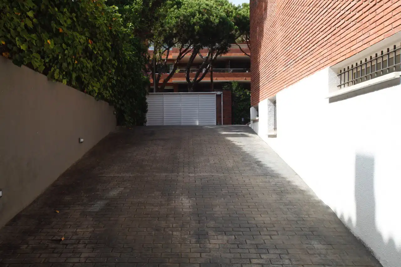 Parking de Casa o chalet en venta en Gavà con Aire acondicionado, Calefacción y Jardín privado