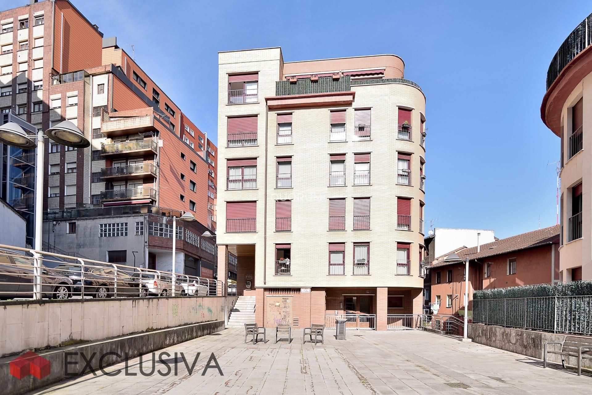 Exterior view of Flat for sale in Basauri   with Heating and Storage room